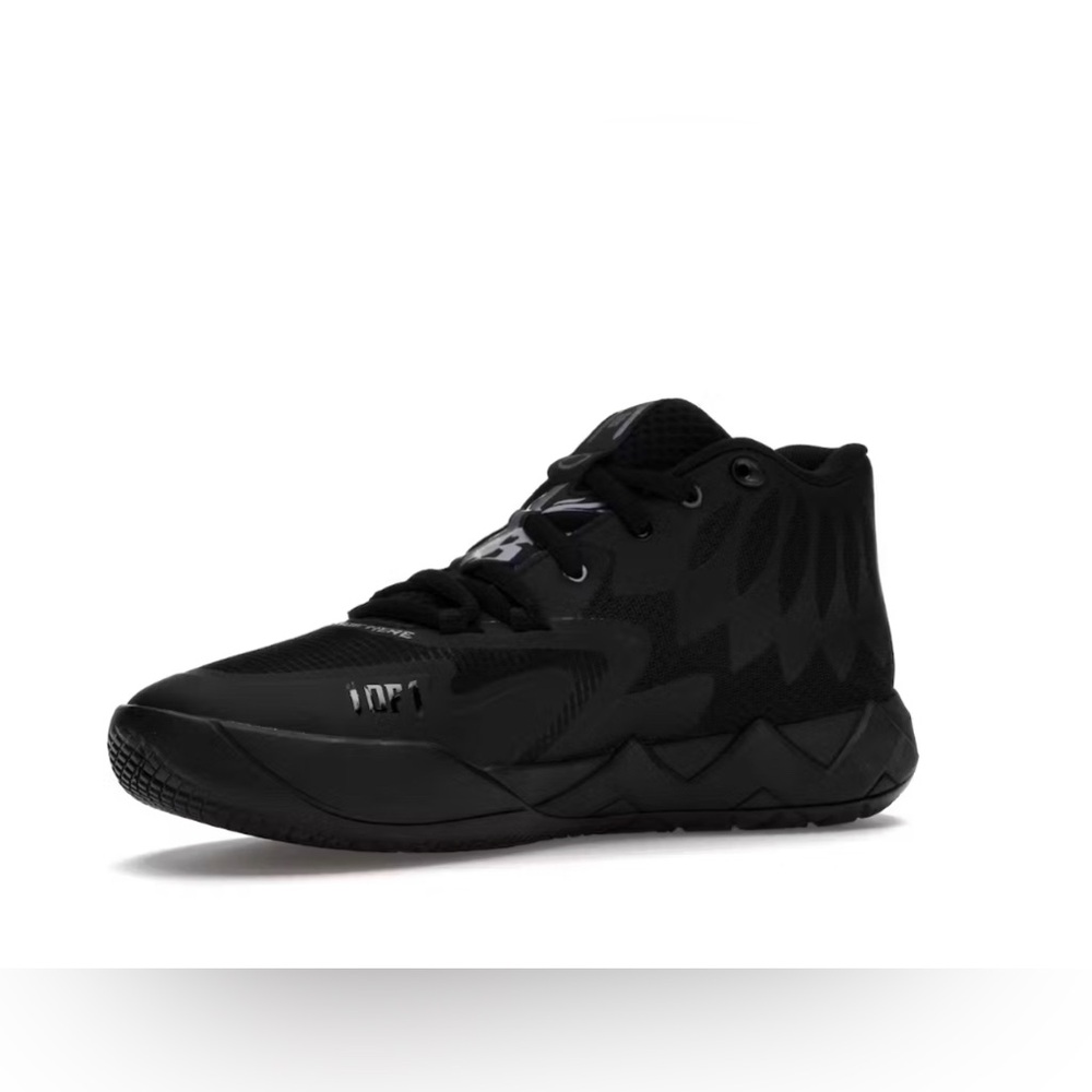 Good condition, bought them for school but got expelled so i hardly wore them